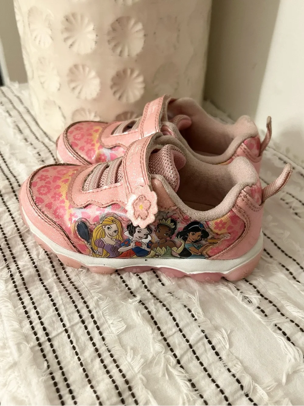 Disney Princess Light Up Sneakers Pink Leopard Girls Size 8 Velcro